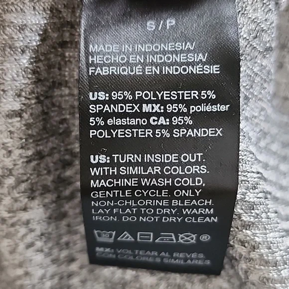 NWT White House Black Market Short Sleeve V Neck Foil Tee Sz Small - Picture 5 of 5